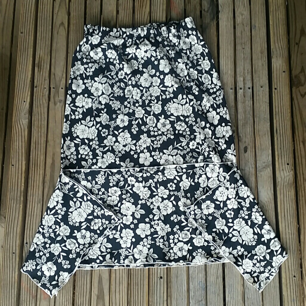 Sag Harbor 10P floral print hi-low hem swing skirt